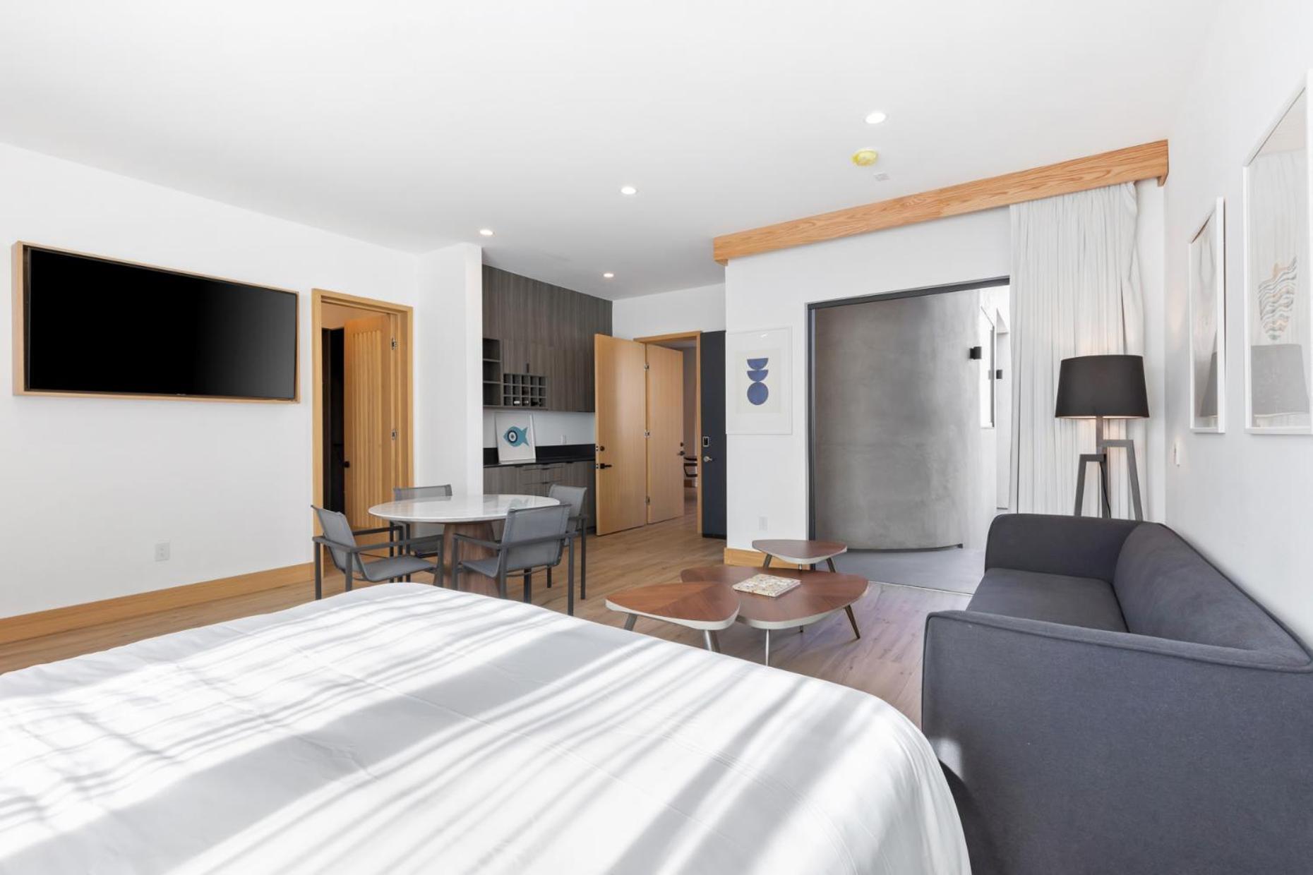 Malibu Sand Carbon Beach Suites المظهر الخارجي الصورة