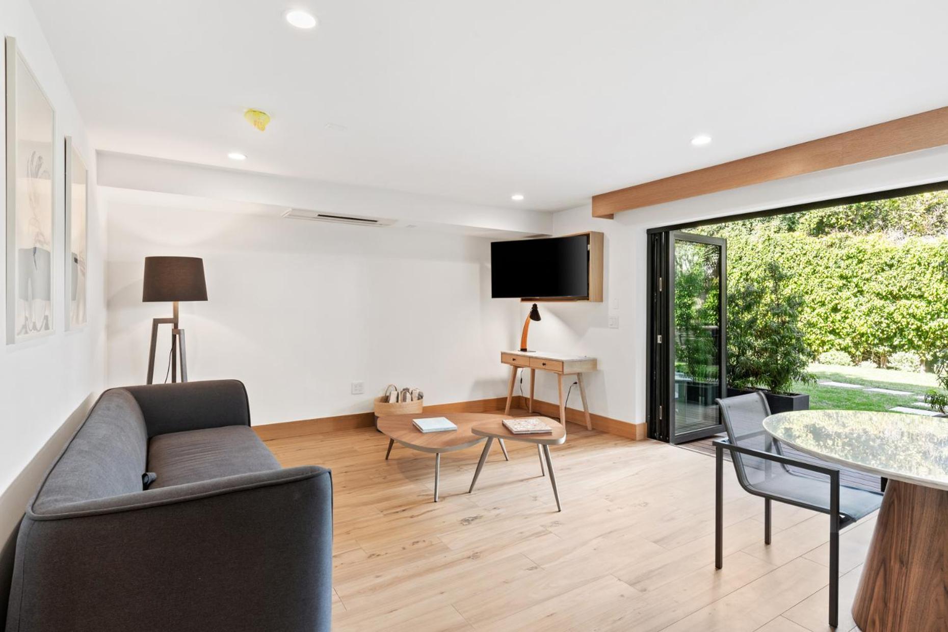 Malibu Sand Carbon Beach Suites المظهر الخارجي الصورة