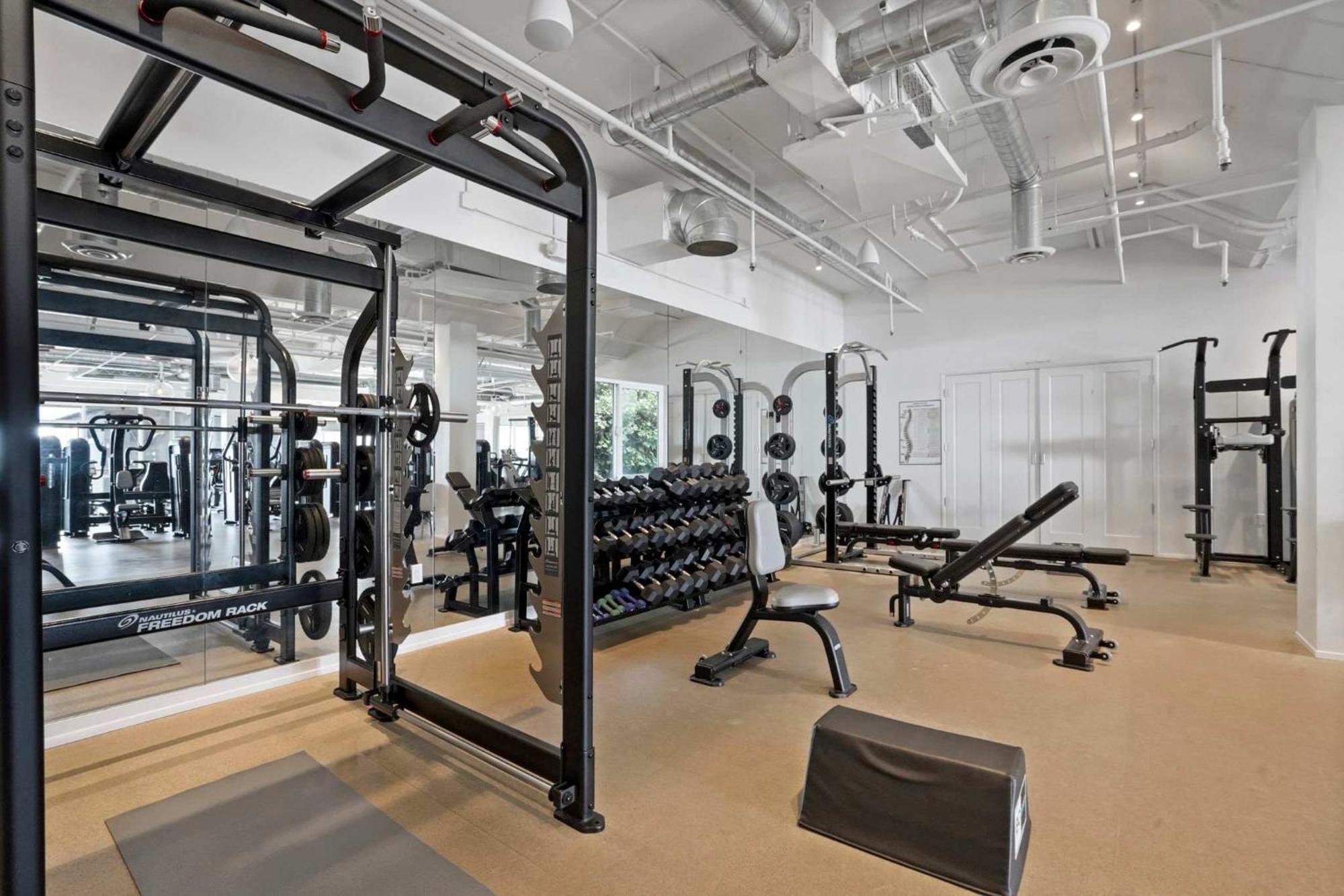 Malibu Sand Carbon Beach Suites المظهر الخارجي الصورة